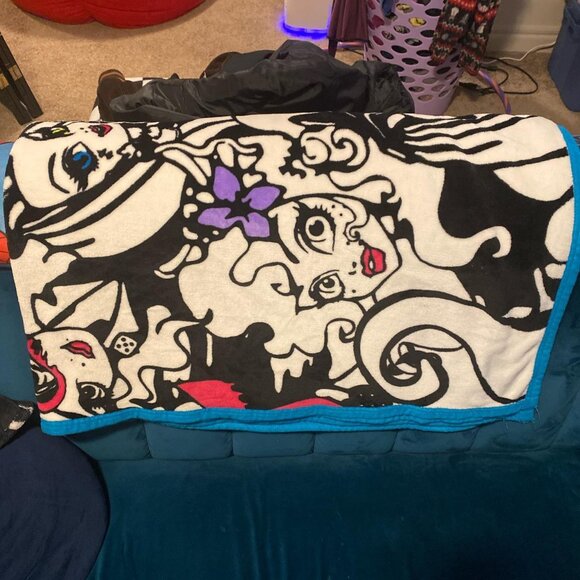 Monster High Throw Blanket - Picture 2 of 2